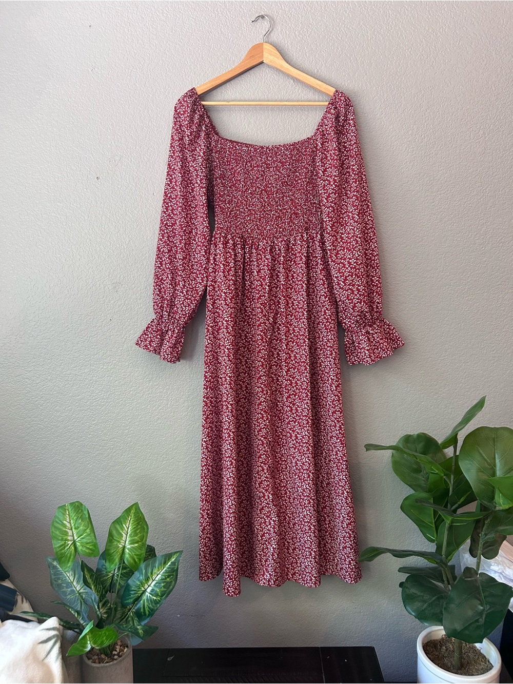 Light weight summer red burgundy floral  Smocked Maxi Dress size L